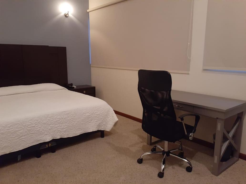 Hotel Candelero Yuriria Kültér fotó